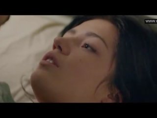 Adele exarchopoulos - トップレス ポルノの シーン - eperdument (2016)